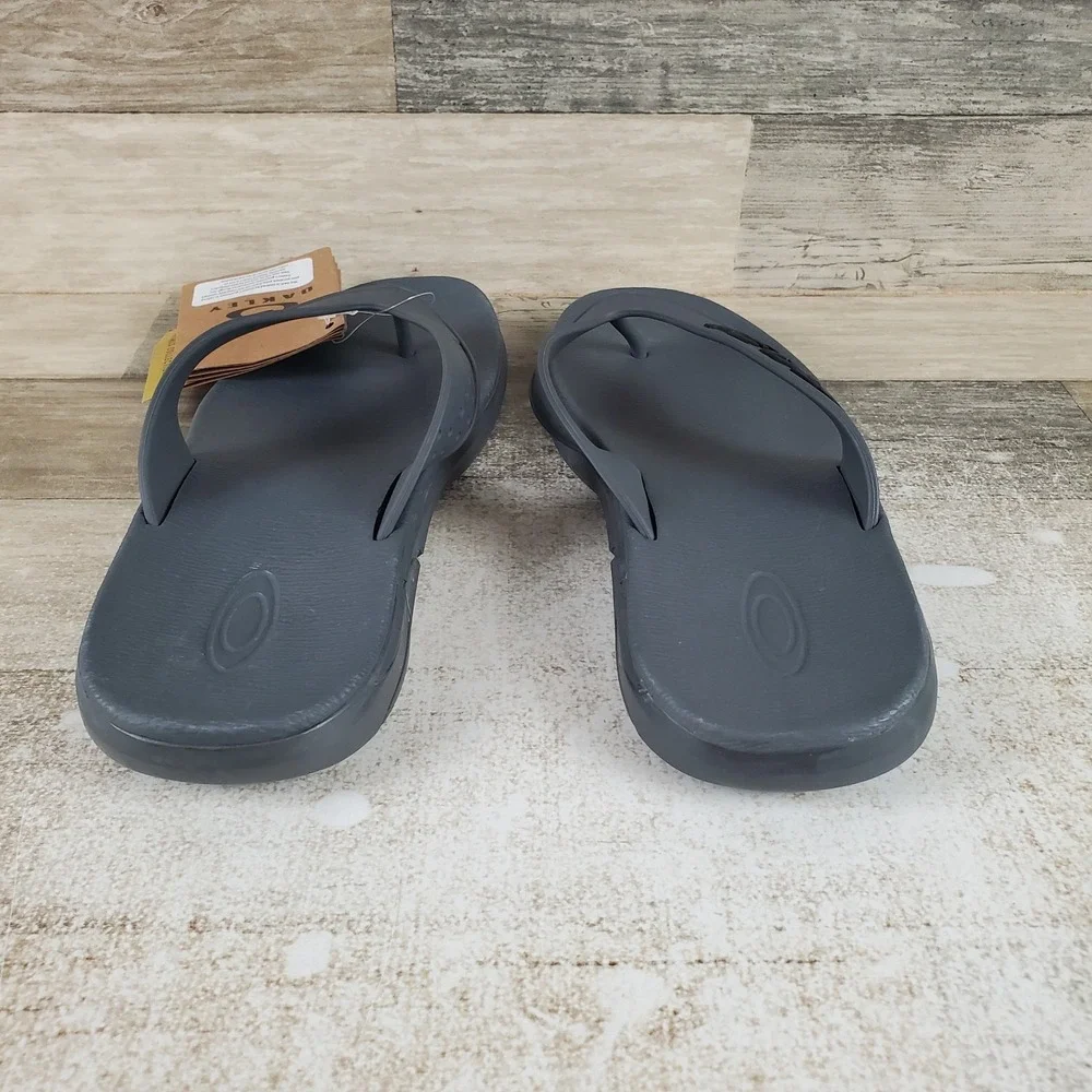 Oakley B1B Mens Flip-Flop Sandals Sz‎ 8 Uniform Gray Slip On Open & Round Toe